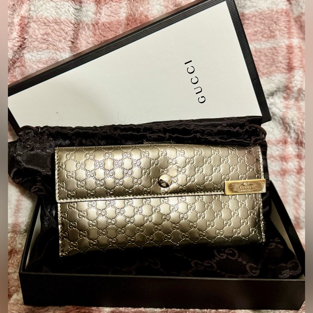 Gucci Microguccissima Metallic Patent Embossed Continental Wallet (Acero) EUC